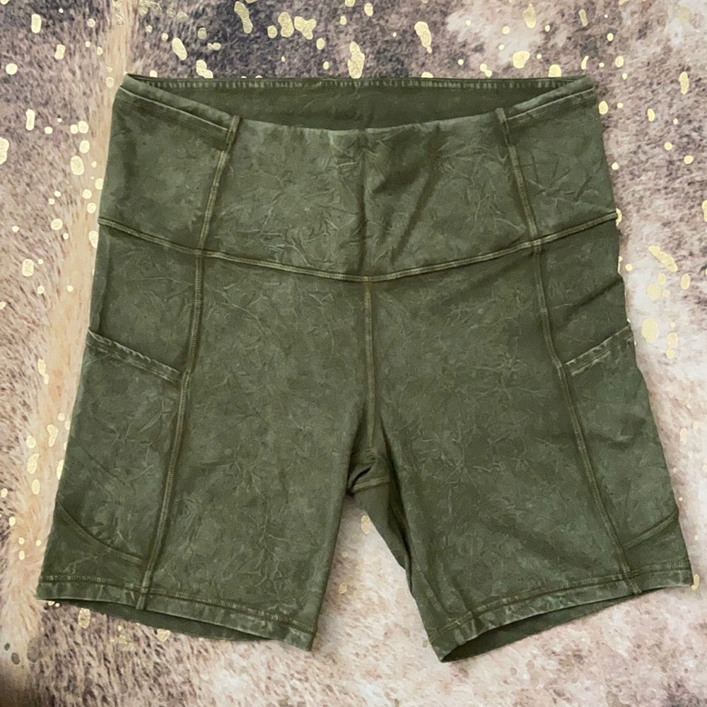 Lululemon 6” Fast and Free shorts olive ice dye